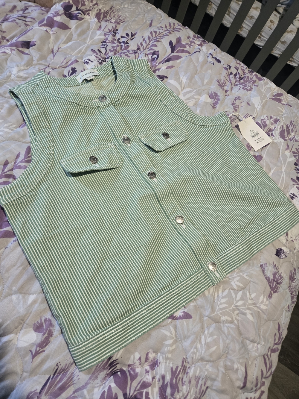 Sleeveless Striped Jean Jacket Vest in Mint Green - Picture 4 of 4